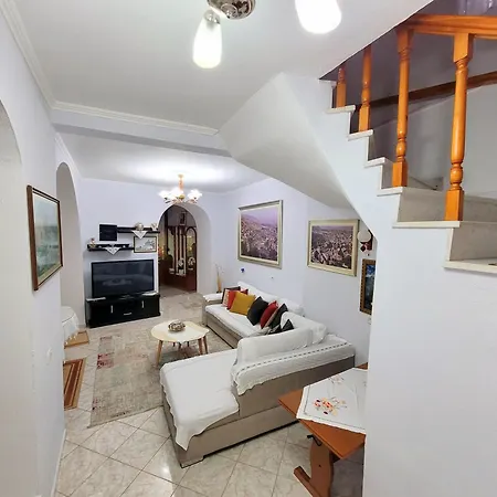 Marbi Holiday home Gjirokaster
