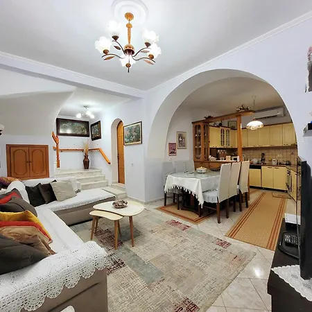 Nyaraló Marbi Gjirokastra